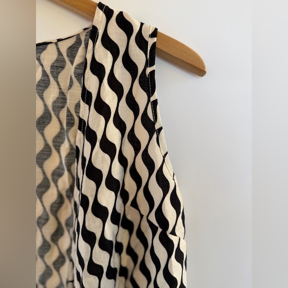 SHEIN Black & White Wavy Print Tie Back Top L - Picture 2 of 5